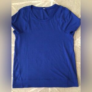 Lululemon top